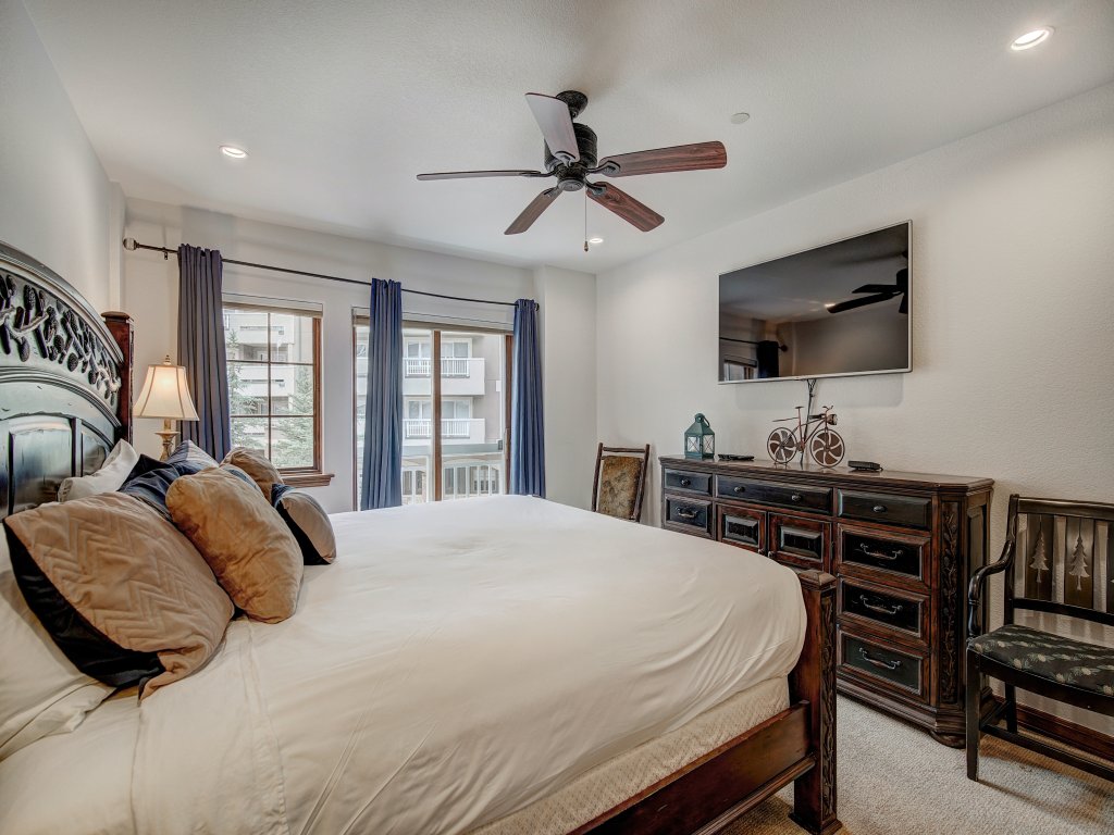 Modern and Updated St James Premium 3BR Residence Vacation Rental in Beaver Creek - RedAwning