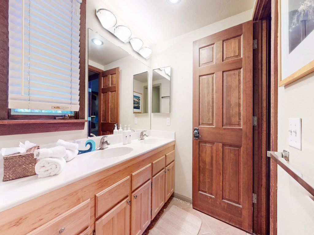 Chateau Sans Nom #19 Vacation Rental in Mammoth Lakes - RedAwning