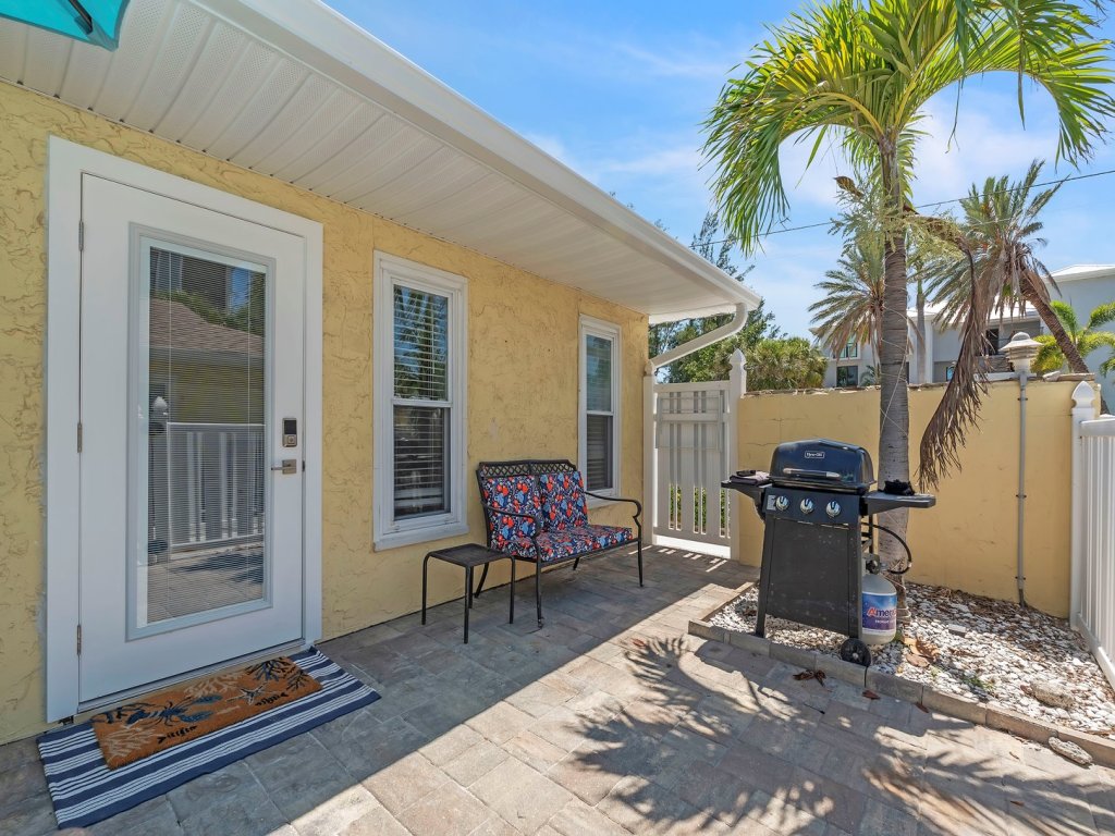 Sea Pirate 5 Vacation Rental in Holmes Beach - RedAwning