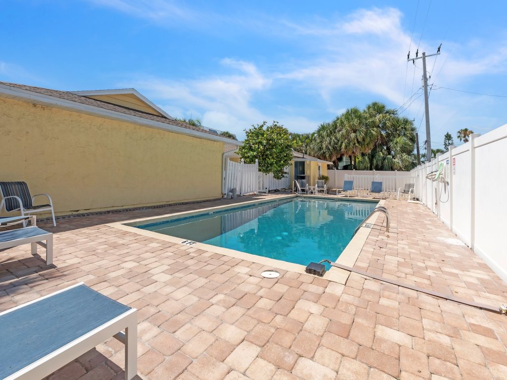 Sea Pirate 5 Vacation Rental in Holmes Beach - RedAwning