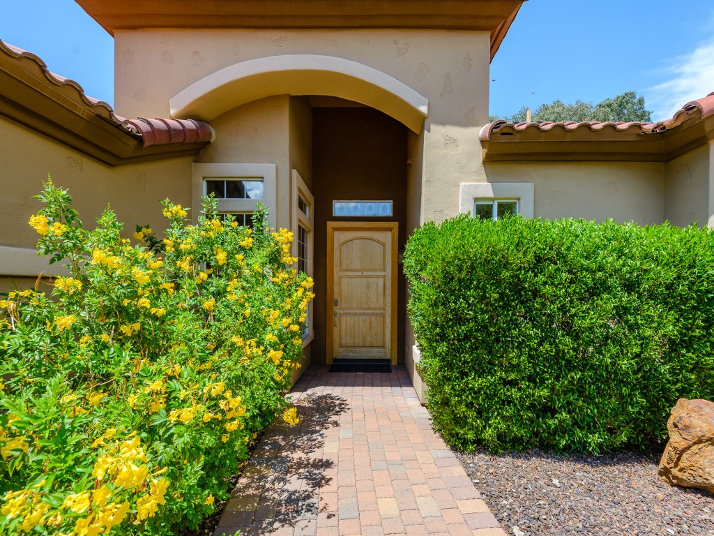 Casa Dynamite Vacation Rental in Cave Creek - RedAwning
