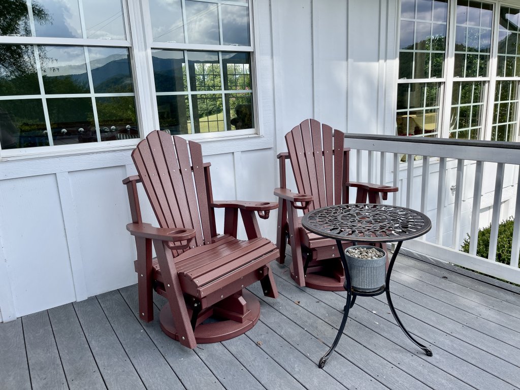 Peace of Paradise Vacation Rental in Townsend - RedAwning