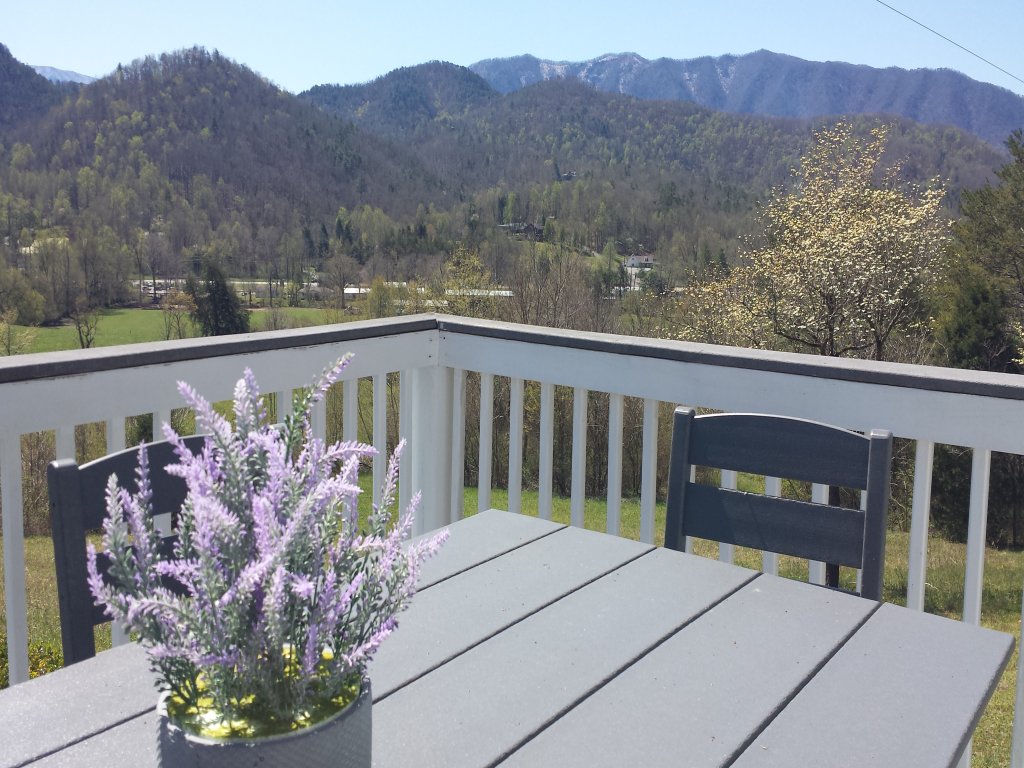 Peace of Paradise Vacation Rental in Townsend - RedAwning