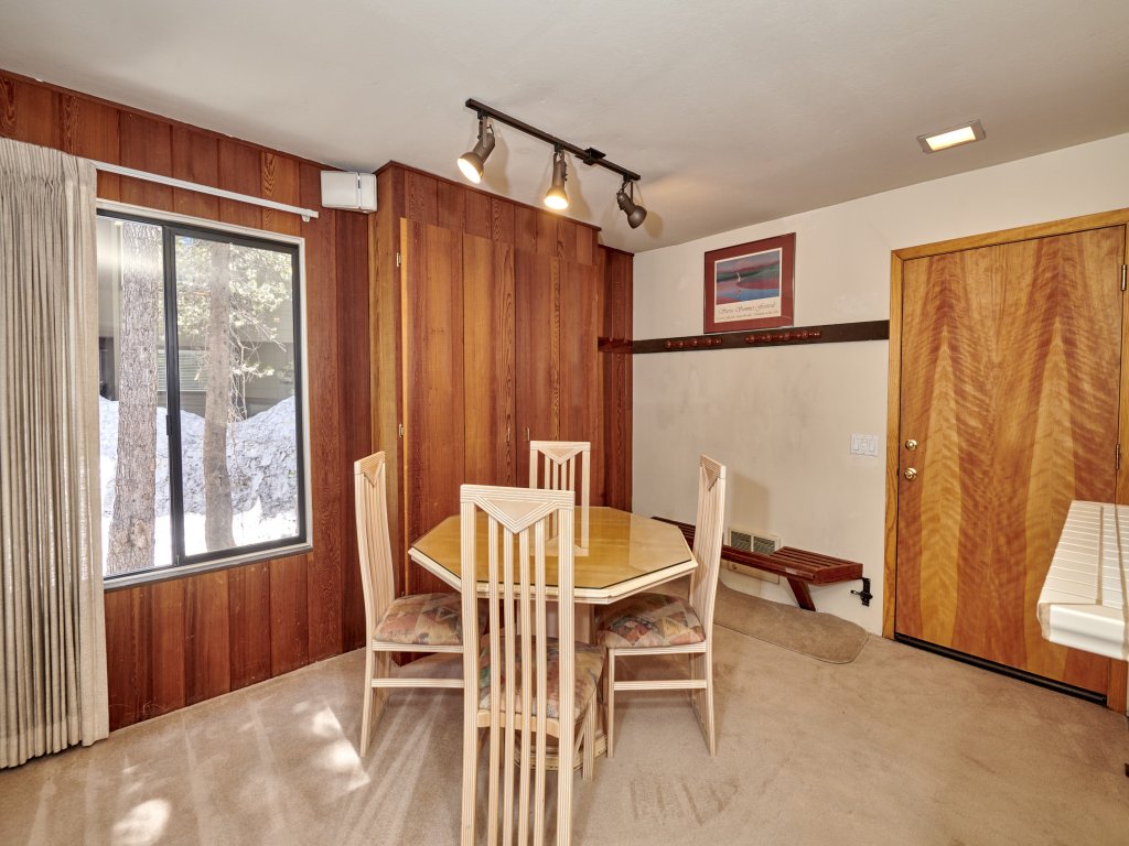#83 Majestic Pines Corner View Vacation Rental in Mammoth Lakes - RedAwning