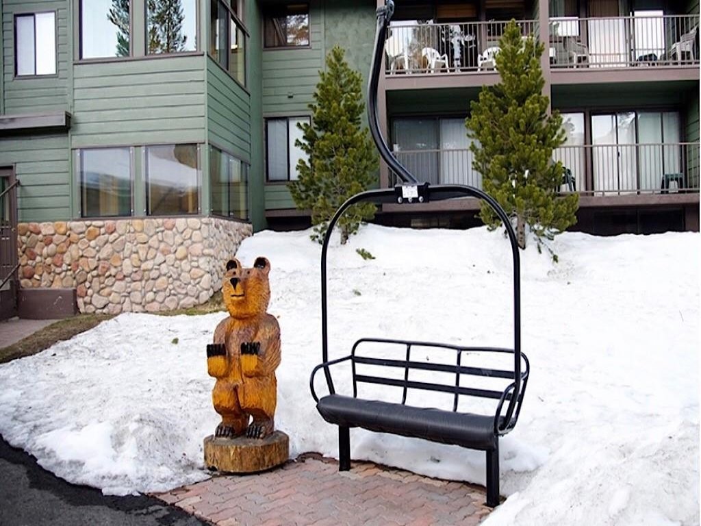 #83 Majestic Pines Corner View Vacation Rental in Mammoth Lakes - RedAwning