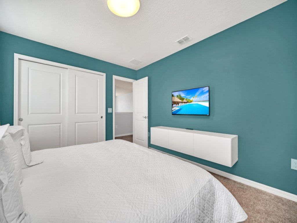  8  Bedroom 6  Bathroom Resort Home  Vacation Rental in Davenport - RedAwning