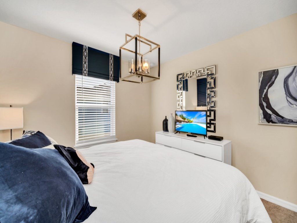 5 Bedroom 4 Bath Windsor Island Gated Resort Vacation Rental in Davenport - RedAwning