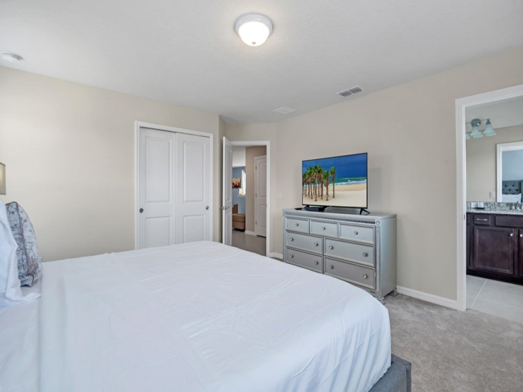 Bright & Sunny In Resort Near Disney! Vacation Rental in Davenport - RedAwning