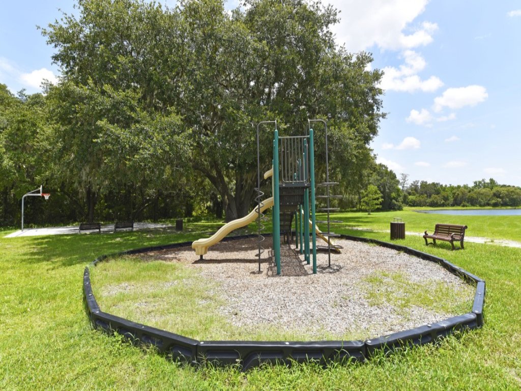  Lakeside 4-Bed Pool Home at Villa Sol Vacation Rental in Kissimmee - RedAwning
