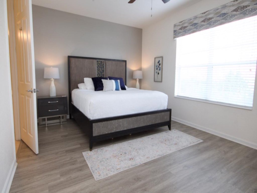 Lake View 3 bed 2 Bath Condo Vista Cay Resort Vacation Rental in Orlando - RedAwning