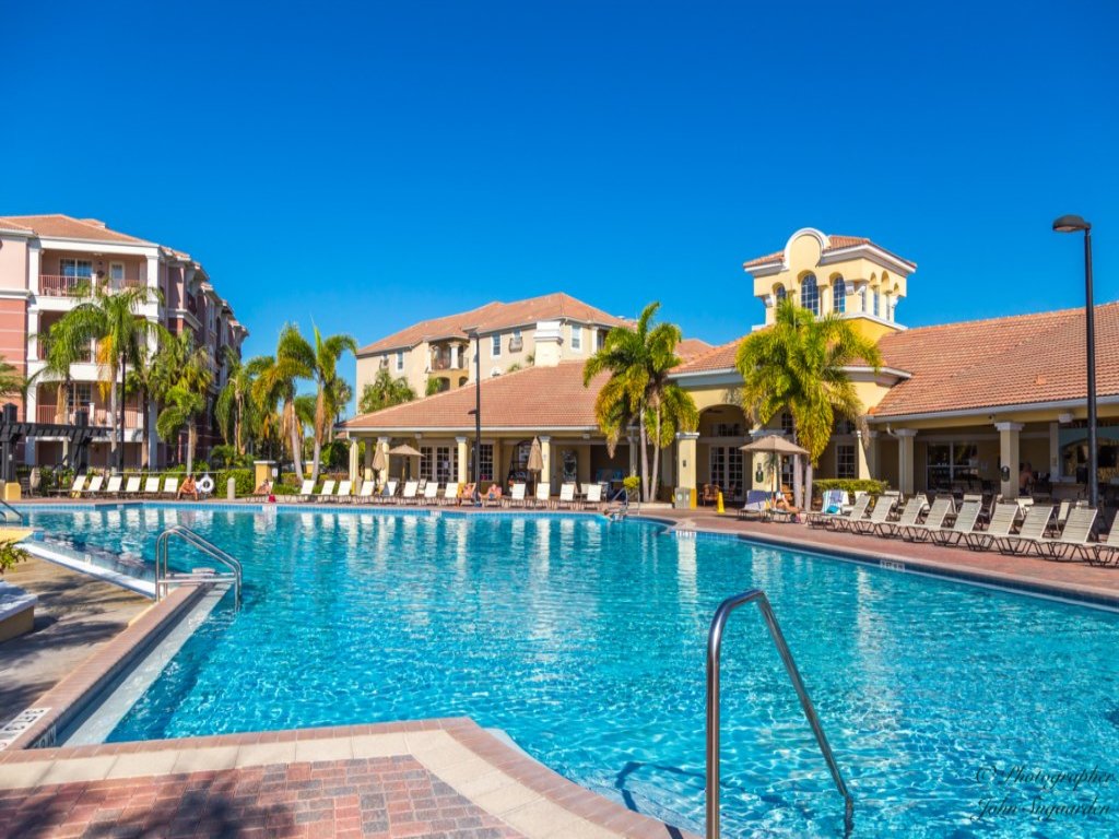 Lake View 3 bed 2 Bath Condo Vista Cay Resort Vacation Rental in Orlando - RedAwning
