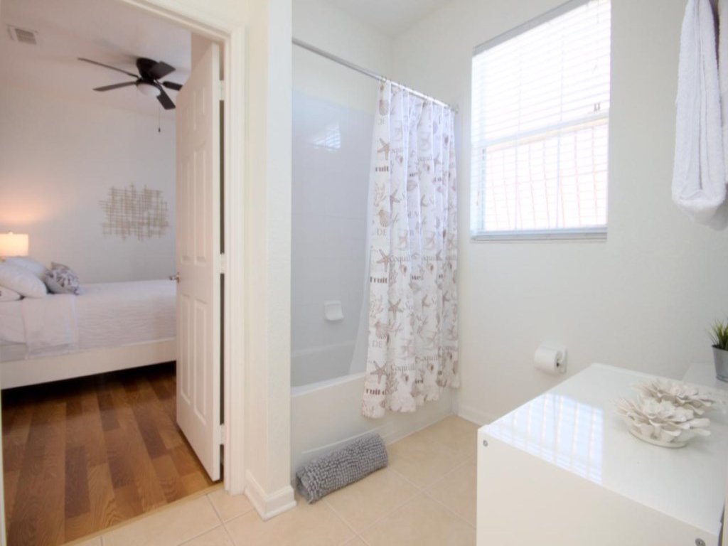 Vista Cay 3 Bed Near Convention Center Vacation Rental in Orlando - RedAwning