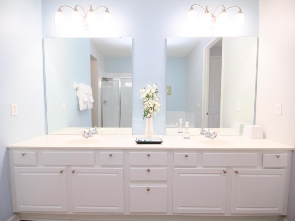 3 Bed Condo Next To Convention Center Vacation Rental in Orlando - RedAwning