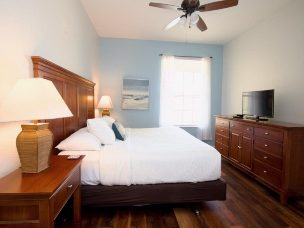 3 Bed Condo Next To Convention Center Vacation Rental in Orlando - RedAwning