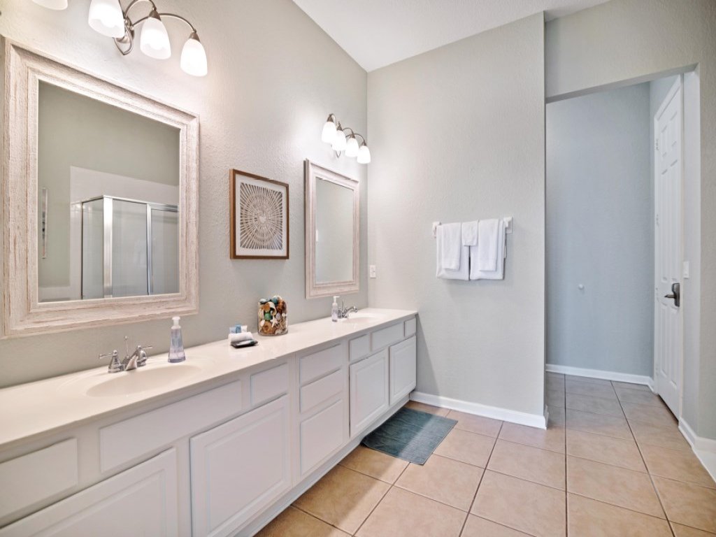 3 Bed Penthouse Near Convention Center! Vista Cay  Vacation Rental in Orlando - RedAwning