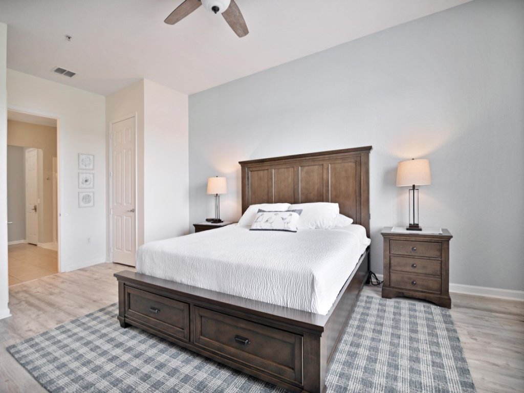 3 Bed Penthouse Near Convention Center! Vista Cay  Vacation Rental in Orlando - RedAwning