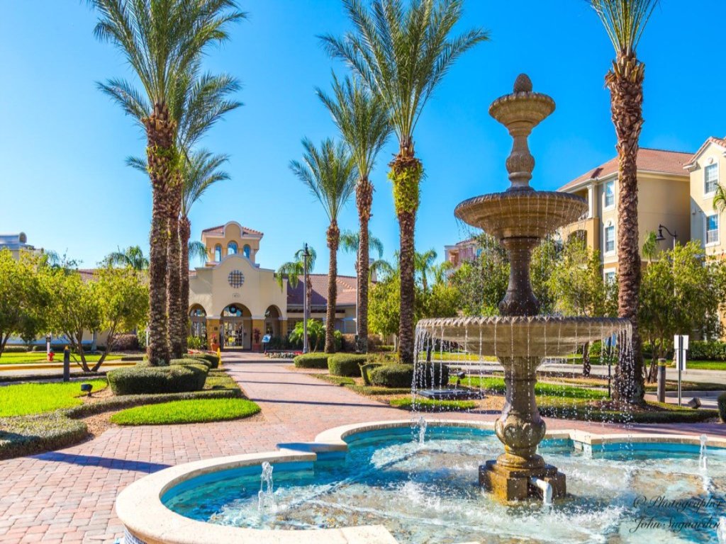 3 Bed Penthouse Near Convention Center! Vista Cay  Vacation Rental in Orlando - RedAwning