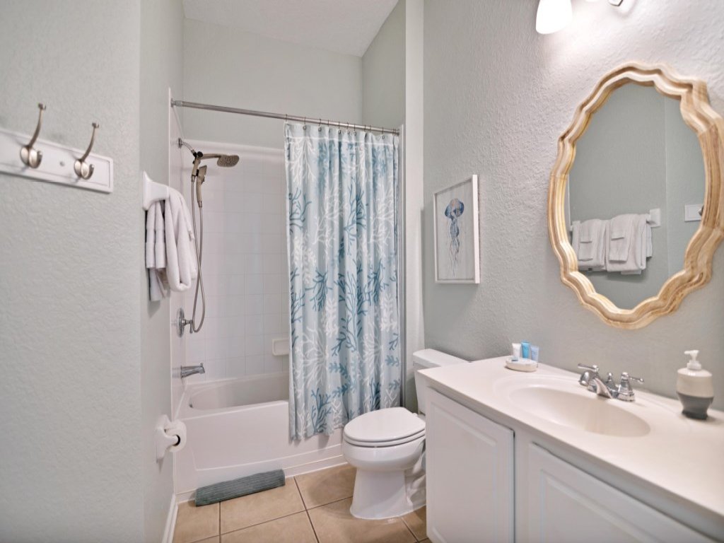 3 Bed Penthouse Near Convention Center! Vista Cay  Vacation Rental in Orlando - RedAwning