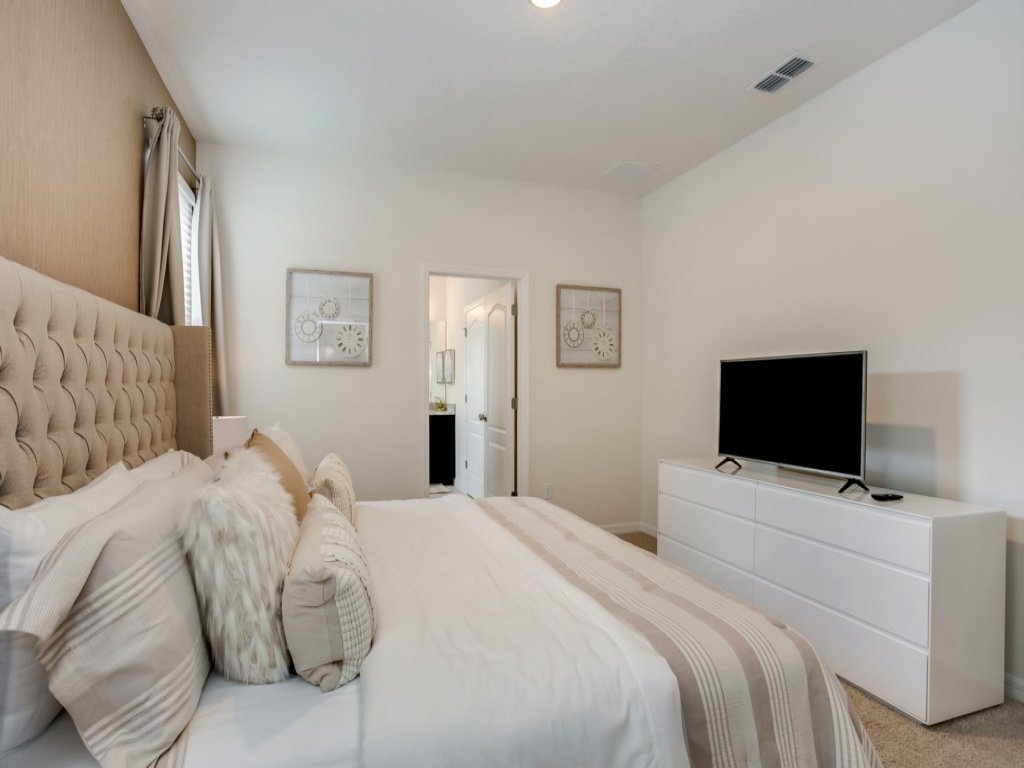  Luxury 6 Bedroom 5 Bath  Home With Spa  Vacation Rental in Davenport - RedAwning