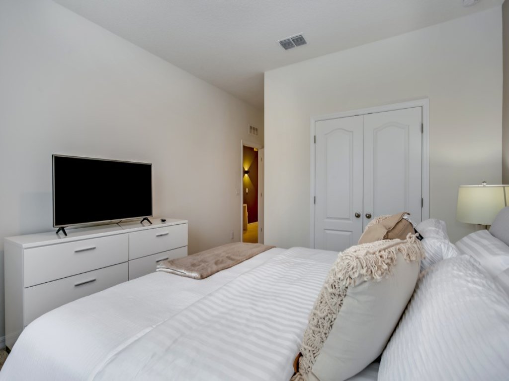  Luxury 6 Bedroom 5 Bath  Home With Spa  Vacation Rental in Davenport - RedAwning