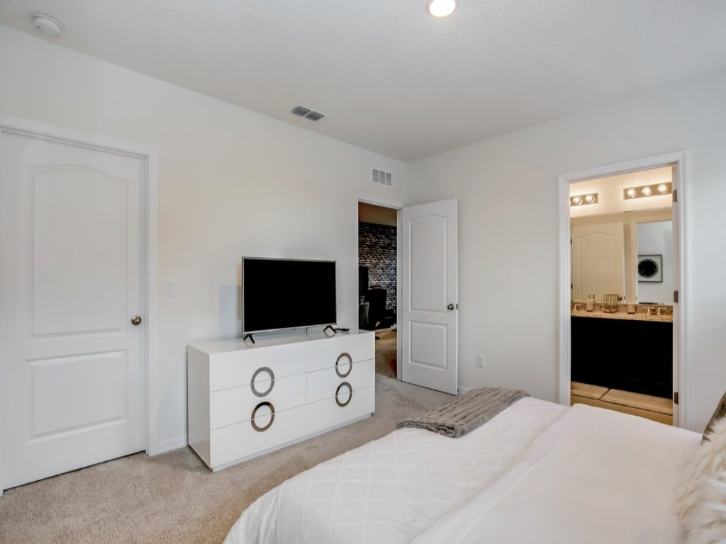  Luxury 6 Bedroom 5 Bath  Home With Spa  Vacation Rental in Davenport - RedAwning