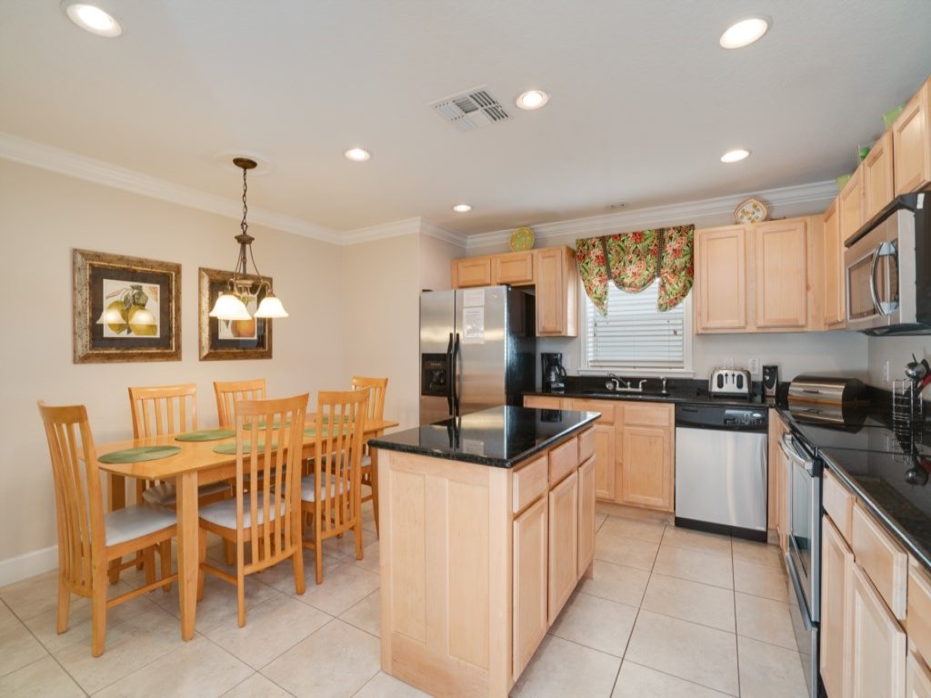2173VICTORIA Vacation Rental in Davenport - RedAwning