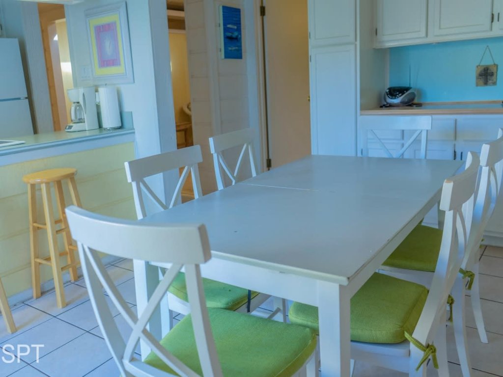 Throwback Vibes  "Near Beach "Great Deck Vacation Rental in South Padre Island - RedAwning