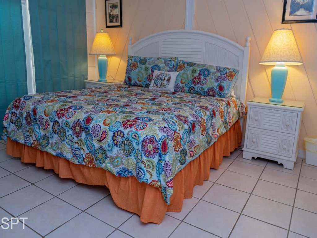 Throwback Vibes  "Near Beach "Great Deck Vacation Rental in South Padre Island - RedAwning