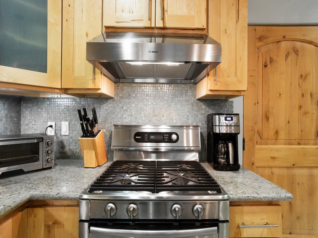Modern Condo - EV Charger - SM 301 Vacation Rental in Bear Valley - RedAwning