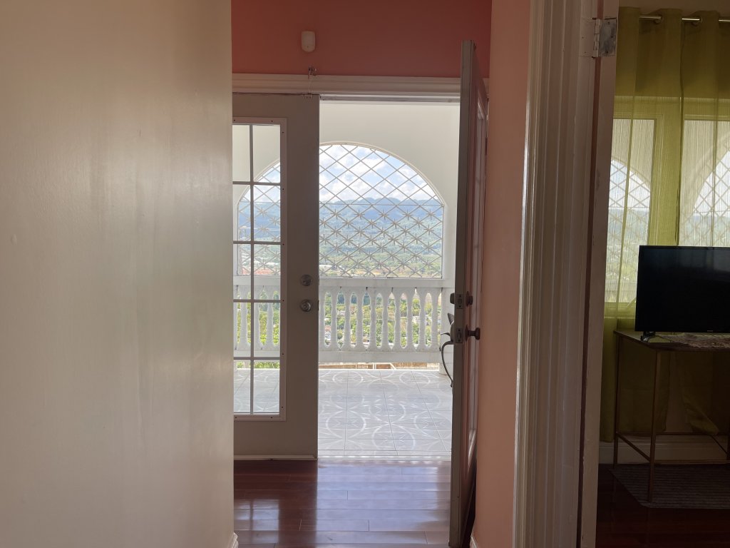 Skyline Suites 2 Queen bedroom - perfect for a couples getaway! Vacation Rental in US - RedAwning
