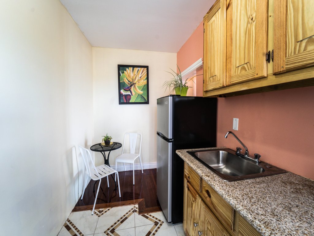 Skyline Suites 2 Queen bedroom - perfect for a couples getaway! Vacation Rental in US - RedAwning