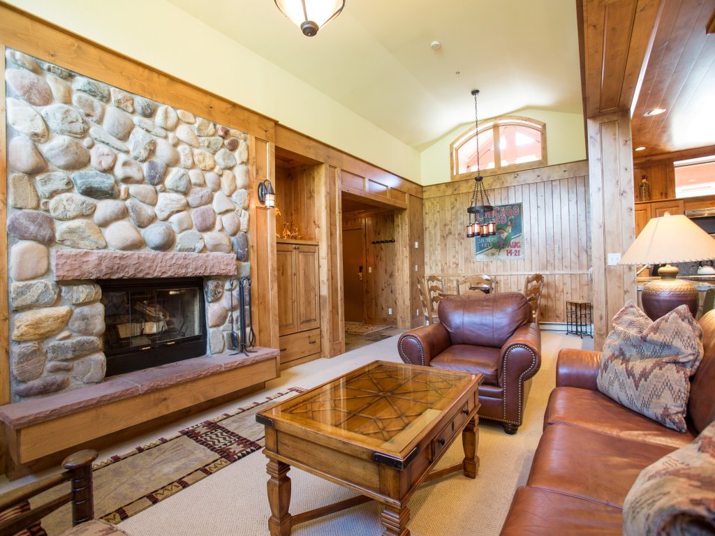 4416 - Two Bedroom Deluxe Creekside Condominiums Vacation Rental in Solitude - RedAwning