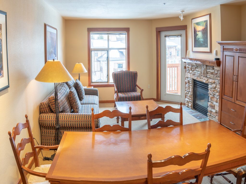 3412 - One Bedroom + Den Standard Powderhorn Lodge Vacation Rental in Solitude - RedAwning