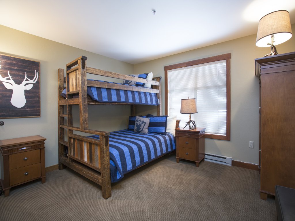 3322 - Two Bedroom  Deluxe Powderhorn Lodge Vacation Rental in Solitude - RedAwning
