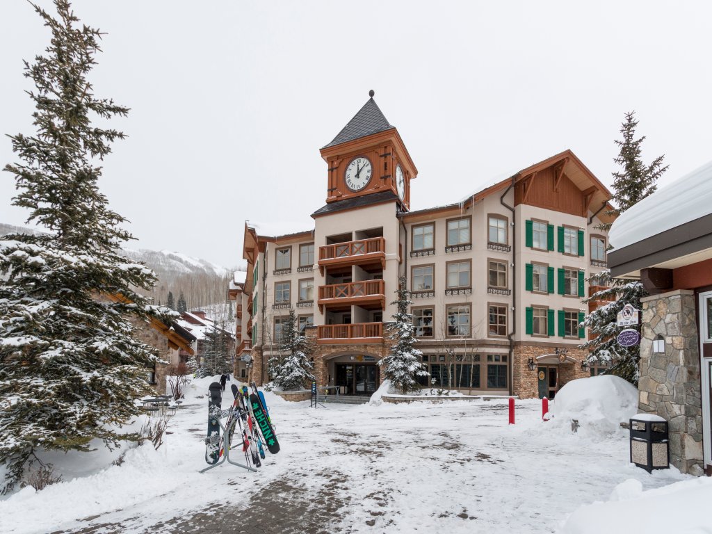 3315 - One Bedroom + Den Deluxe Powderhorn Lodge Vacation Rental in Solitude - RedAwning