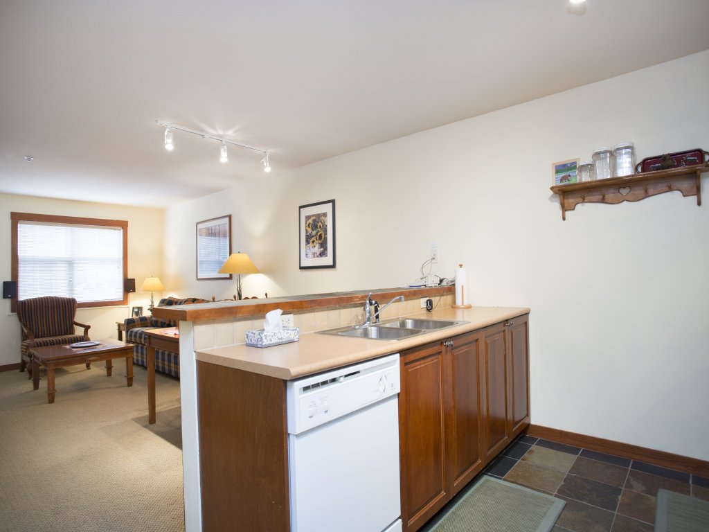 3304 - One Bedroom + Den Standard Powderhorn Lodge Vacation Rental in Solitude - RedAwning