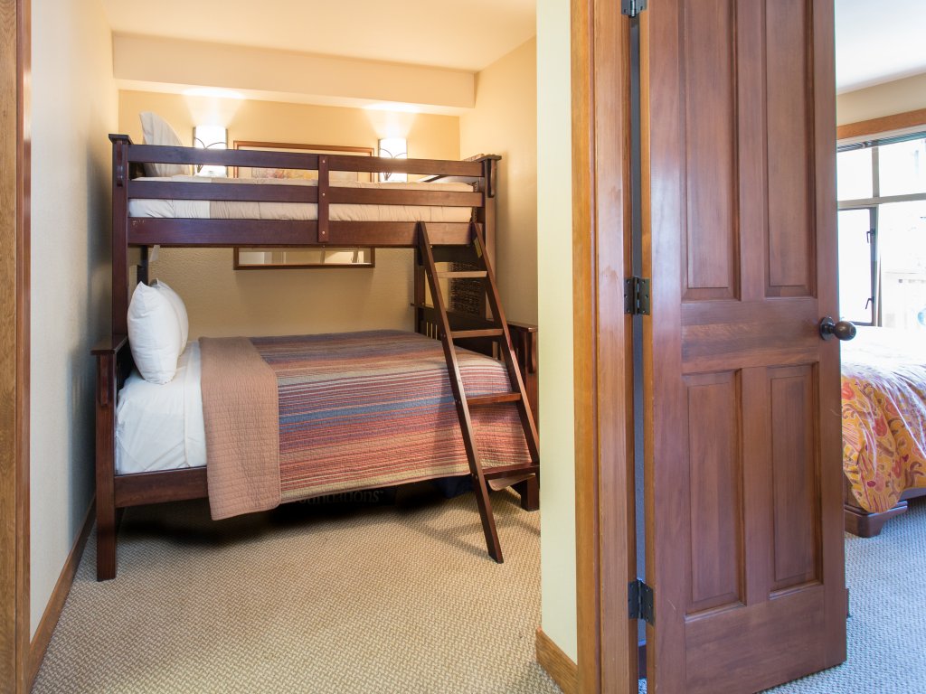 3316 - One Bedroom + Den Standard Powderhorn Lodge Vacation Rental in Solitude - RedAwning