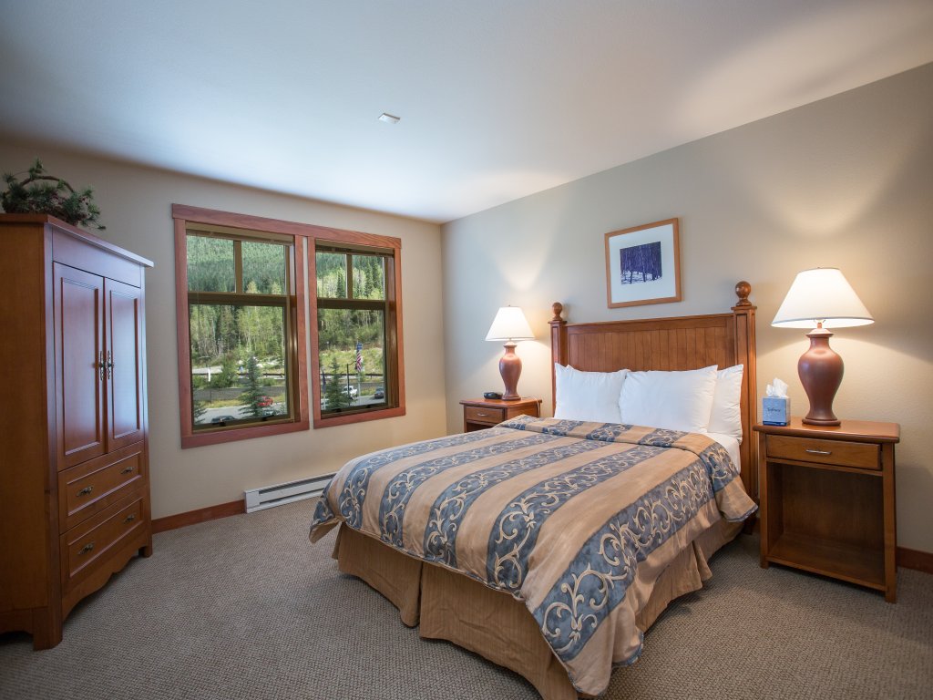 1201 - Two Bedroom Standard Eagle Springs West Vacation Rental in Solitude - RedAwning