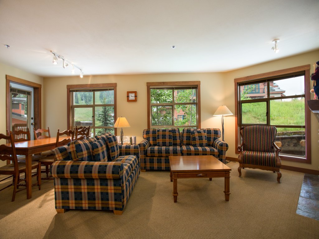 3219 - Three Bedroom Standard Powderhorn Lodge Vacation Rental in Solitude - RedAwning