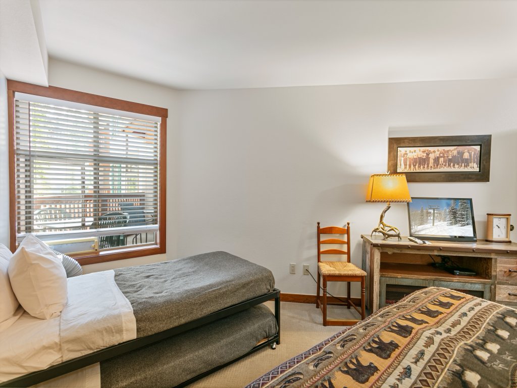 3220 - Two Bedroom Deluxe Powderhorn Lodge Vacation Rental in Solitude - RedAwning