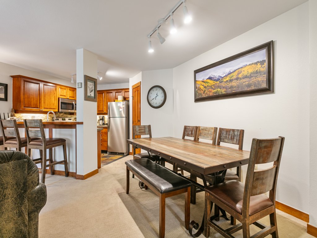 3220 - Two Bedroom Deluxe Powderhorn Lodge Vacation Rental in Solitude - RedAwning
