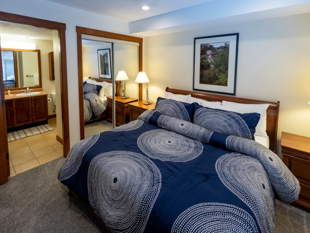 3201 - Two Bedroom Standard Powderhorn Lodge Vacation Rental in Solitude - RedAwning