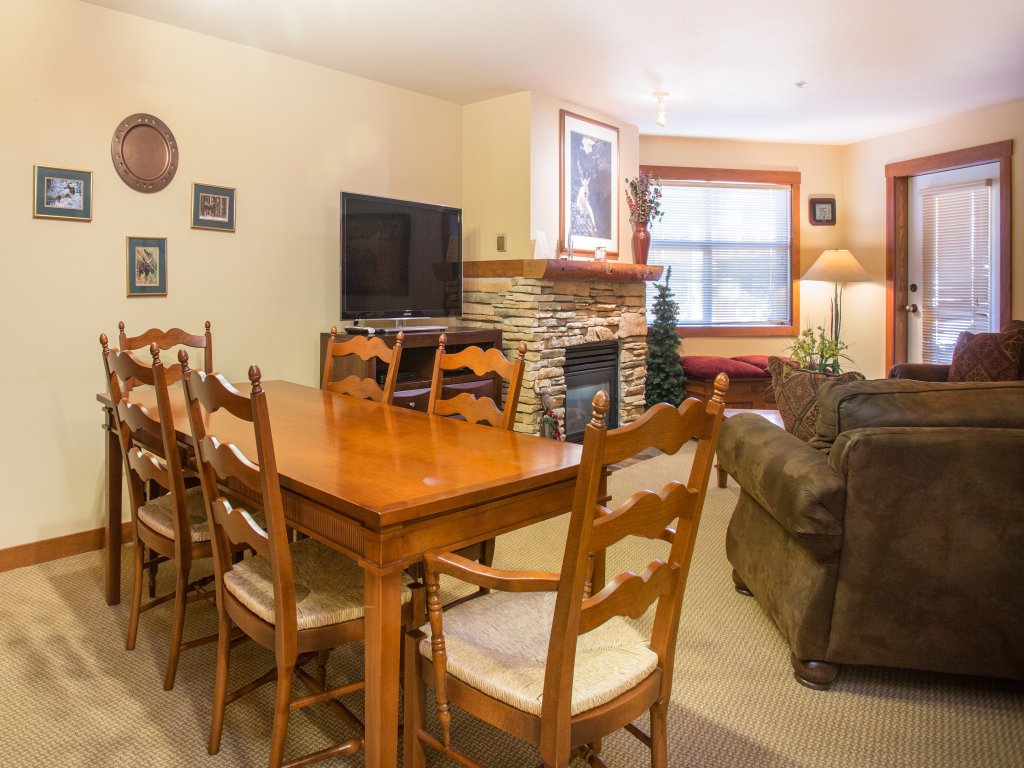 3306 - One Bedroom + Den Deluxe Powderhorn Lodge Vacation Rental in Solitude - RedAwning