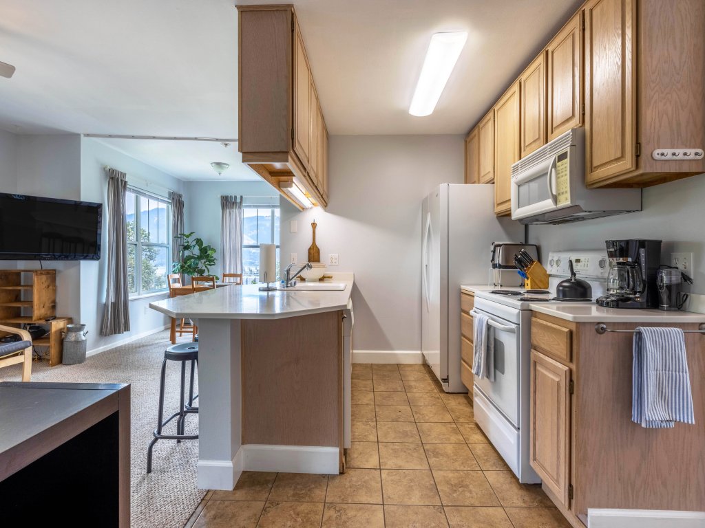 28 Lodge Vacation Rental in Hood River - RedAwning
