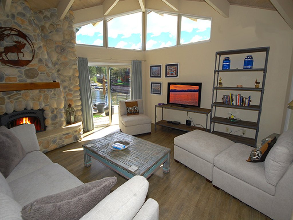 2078 Traverse Court Vacation Rental in California - RedAwning