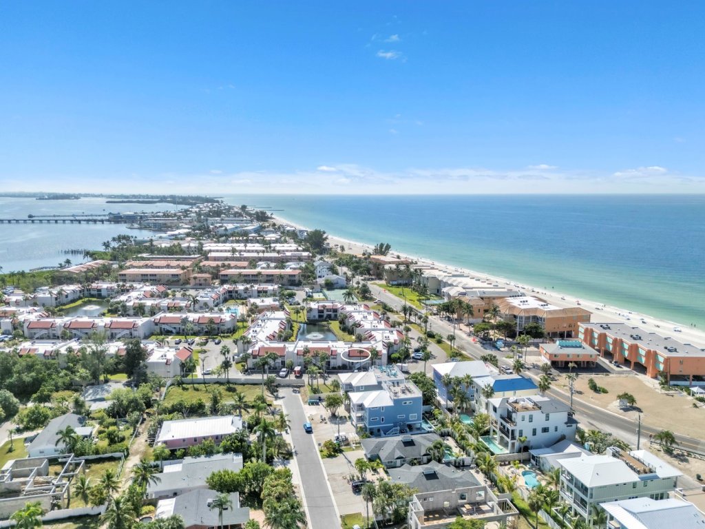 Runaway Bay 212 Vacation Rental in Bradenton Beach - RedAwning