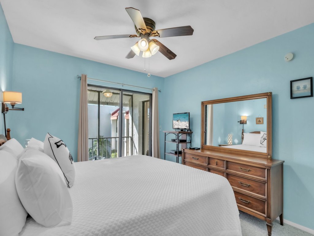 Runaway Bay 212 Vacation Rental in Bradenton Beach - RedAwning