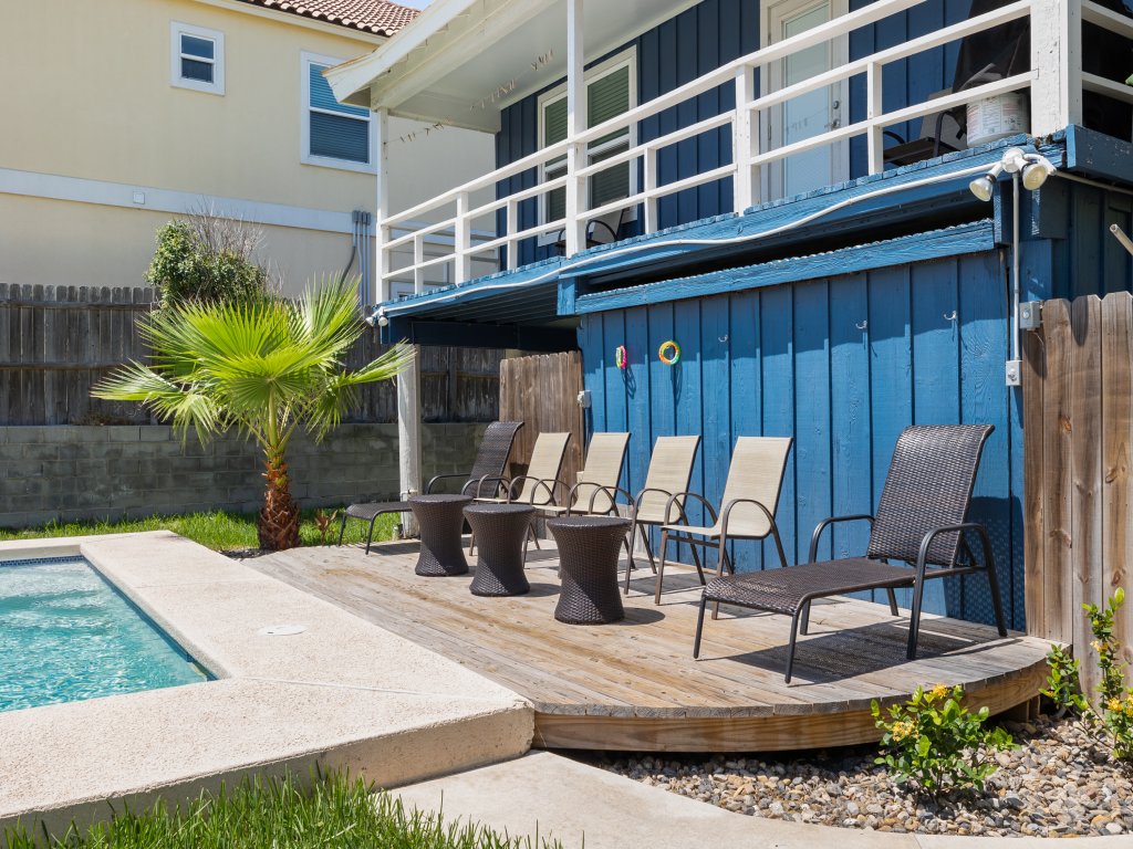 103 E. Tarpon (Casita Azul) Vacation Rental in South Padre Island - RedAwning