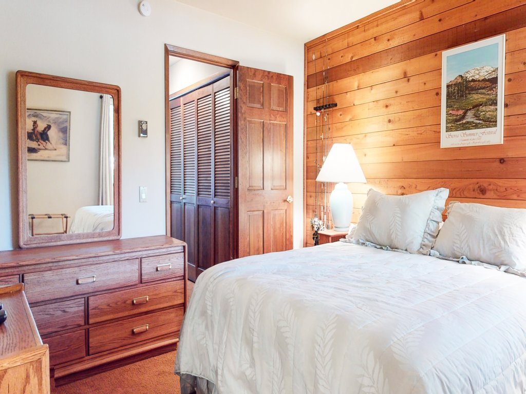 Snowflower #87 Vacation Rental in Mammoth Lakes - RedAwning