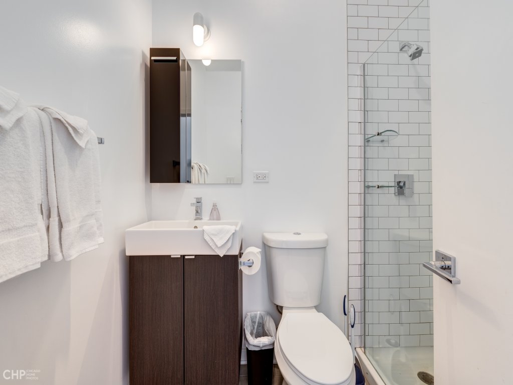 Cabin 204 at 747 Lofts Vacation Rental in Chicago - RedAwning